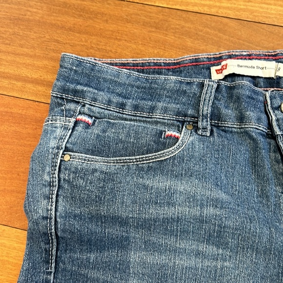 Levi’s Bermuda Shorts with Red, White and Blue accents - Picture 4 of 9